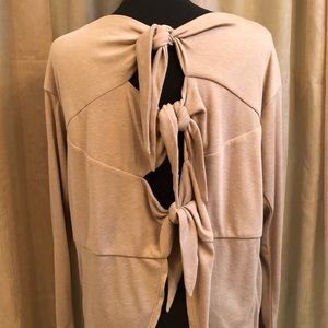 “Knot” Your Average Top